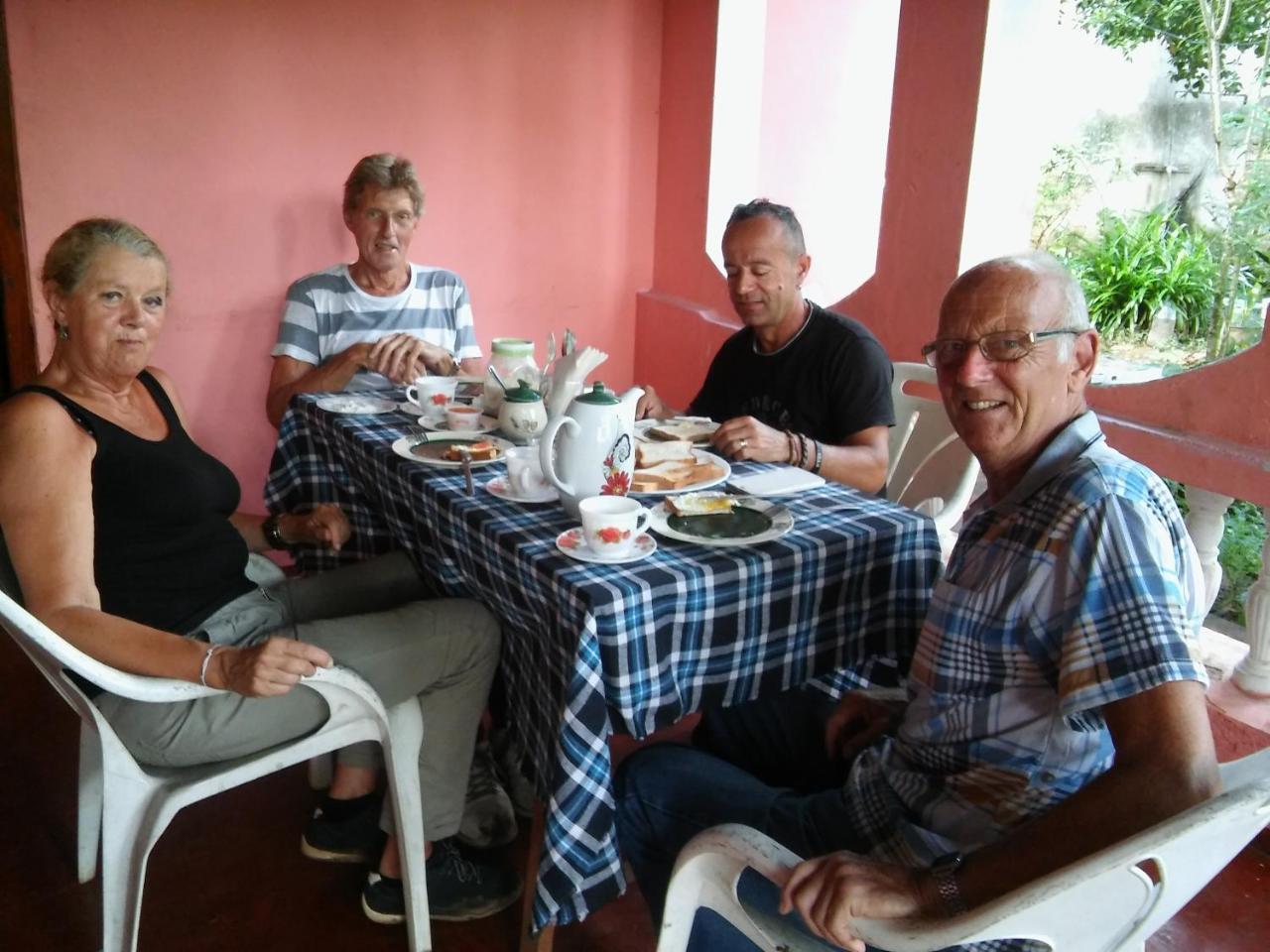 Thevindu Guest & Redmud Resturent Banduramulla Ngoại thất bức ảnh