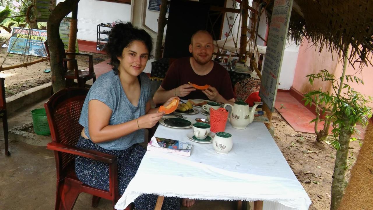 Thevindu Guest & Redmud Resturent Banduramulla Ngoại thất bức ảnh