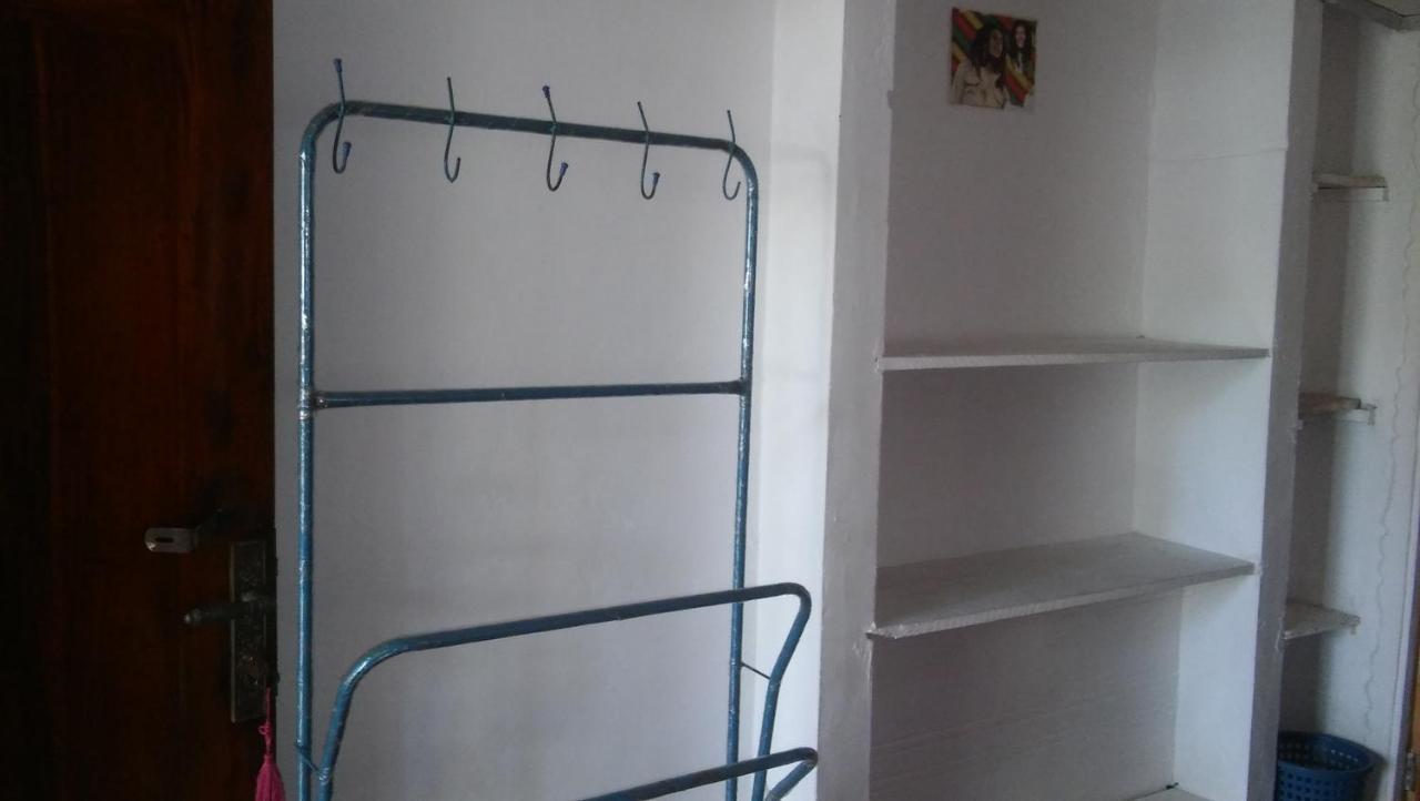 Thevindu Guest & Redmud Resturent Banduramulla Ngoại thất bức ảnh