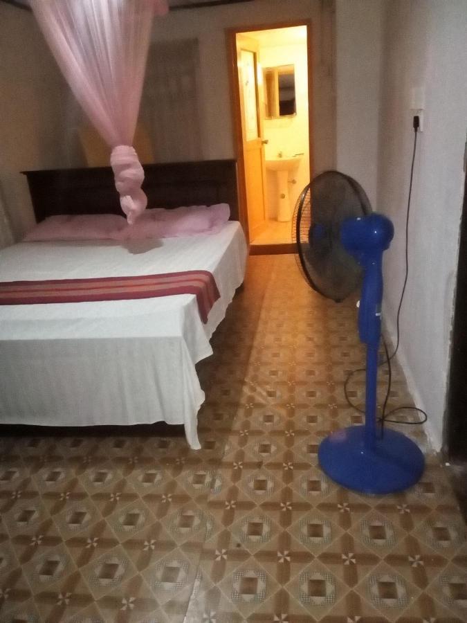 Thevindu Guest & Redmud Resturent Banduramulla Ngoại thất bức ảnh